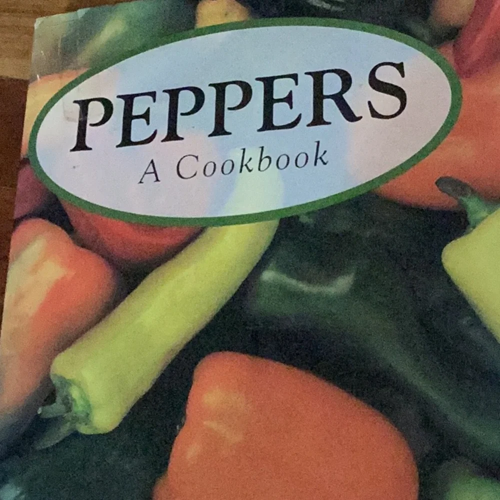 🌶️🫑  PEPPERS 🌶️  A Cookbook HARDCOVER BOOK 📚